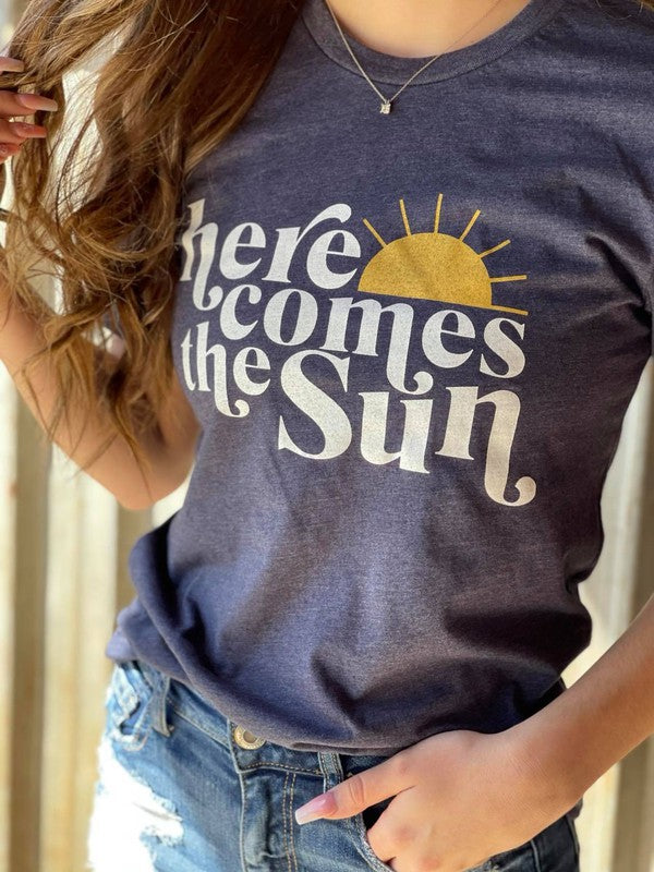 PLUS SIZE HERE COMES THE SUN TEE