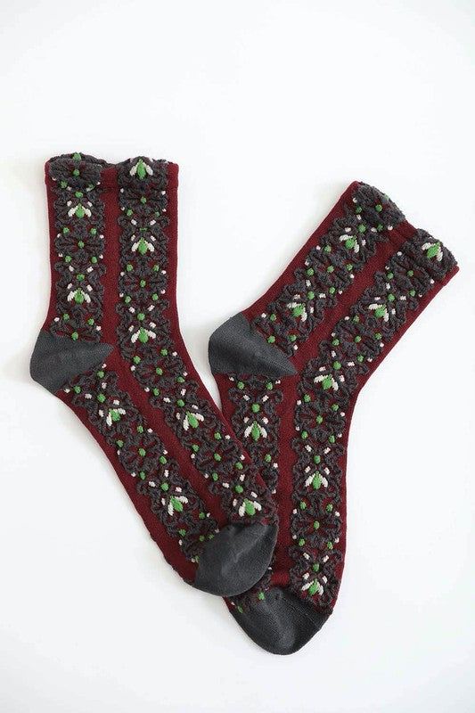 EMBROIDERED FLOWER SOCKS