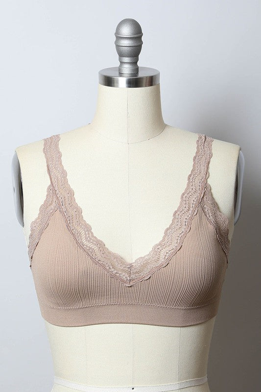 LACE TRIM PADDED BRALETTE