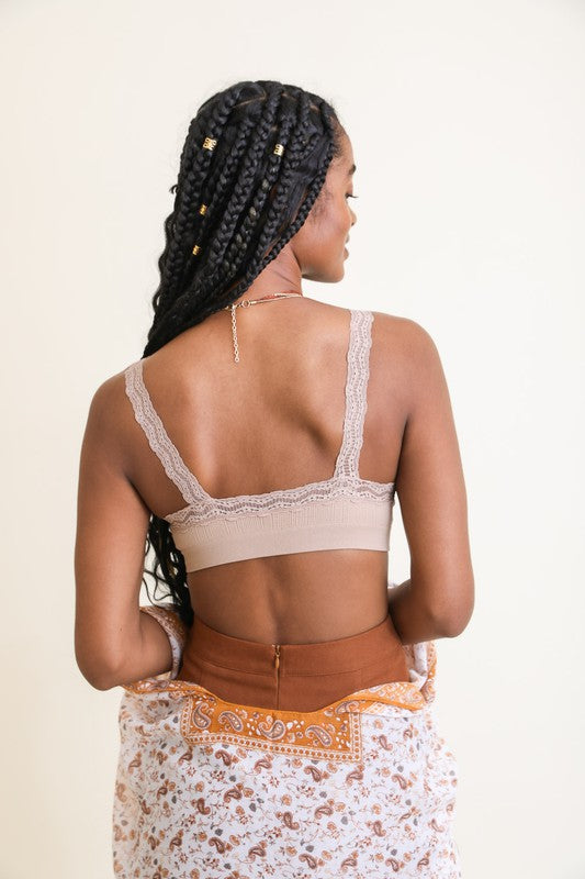 LACE TRIM PADDED BRALETTE