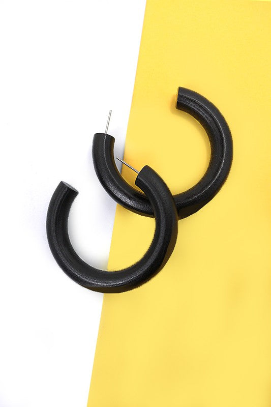 COLORFUL WOOD HOOP EARRINGS