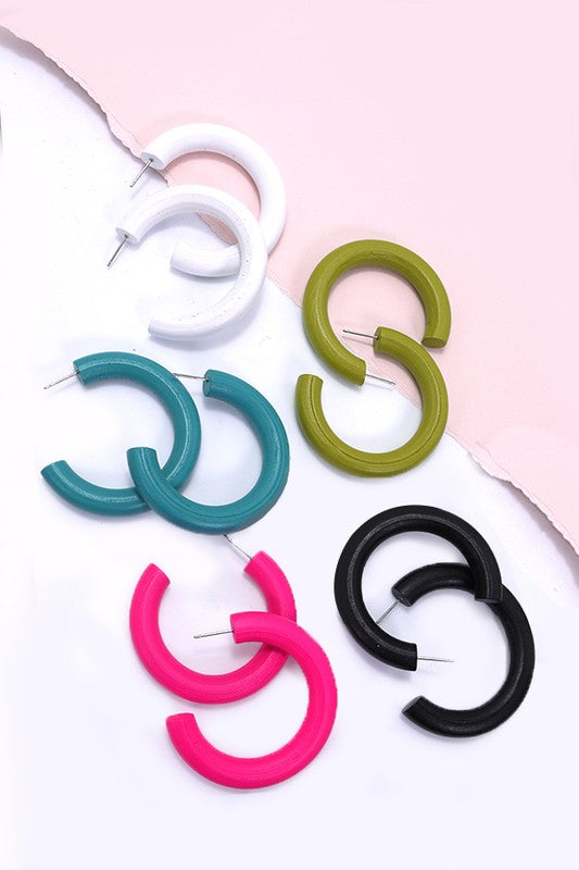 COLORFUL WOOD HOOP EARRINGS