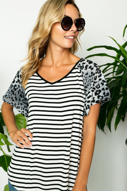 PLUS SIZE STRIPE ANIMAL FLARE SLEEVE TOP