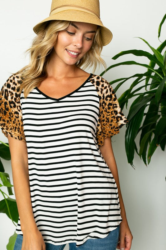 PLUS SIZE STRIPE ANIMAL FLARE SLEEVE TOP