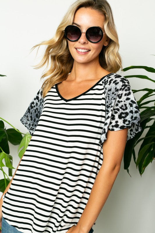 PLUS SIZE STRIPE ANIMAL FLARE SLEEVE TOP