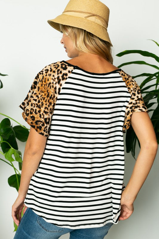 PLUS SIZE STRIPE ANIMAL FLARE SLEEVE TOP