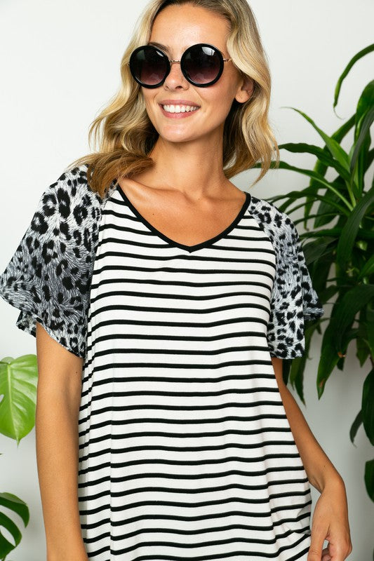 PLUS SIZE STRIPE ANIMAL FLARE SLEEVE TOP